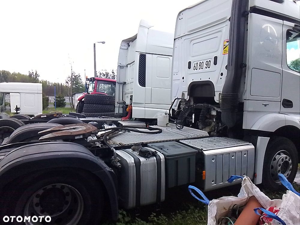 Mercedes-Benz 1845 ACTROS - 4