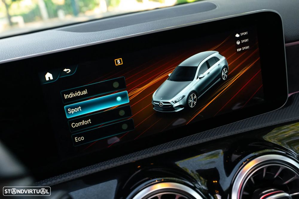 Mercedes-Benz A 180 d 7G-DCT AMG Line - 43