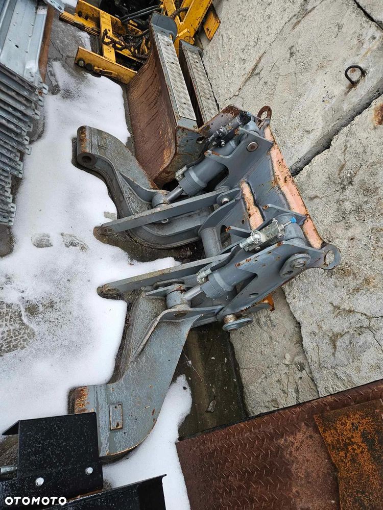 Caterpillar M312 - 10