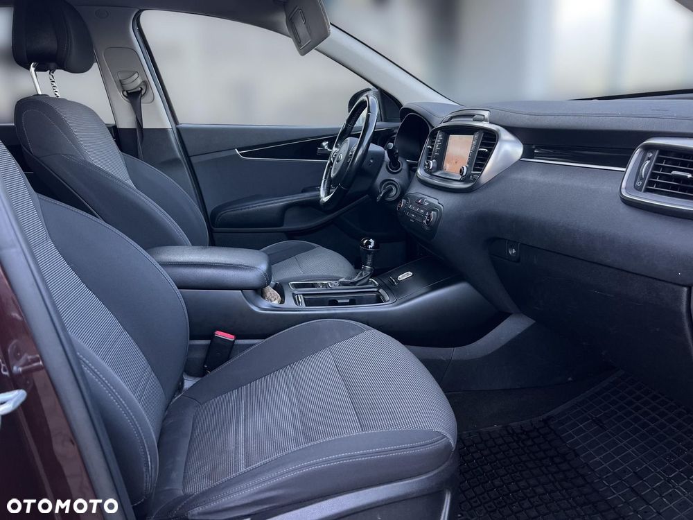Kia Sorento - 12