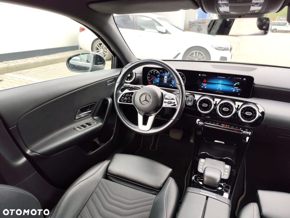 Mercedes-Benz Klasa A 180 7G-DCT - 22