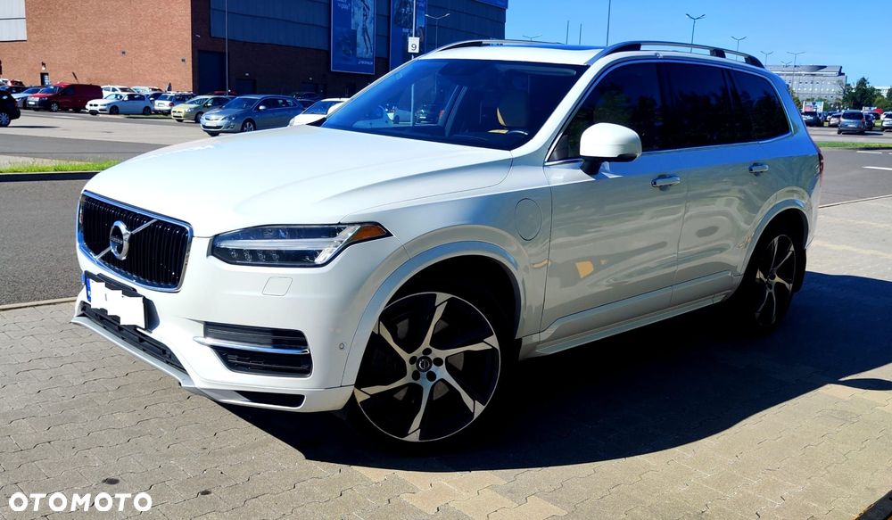 Volvo XC 90 T8 AWD Plug-In Hybrid Momentum 7os - 11