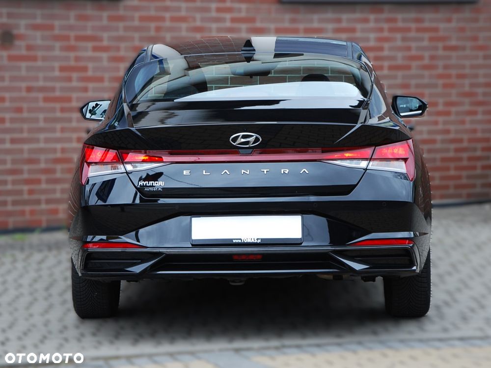 Hyundai Elantra 1.6 Smart CVT - 4