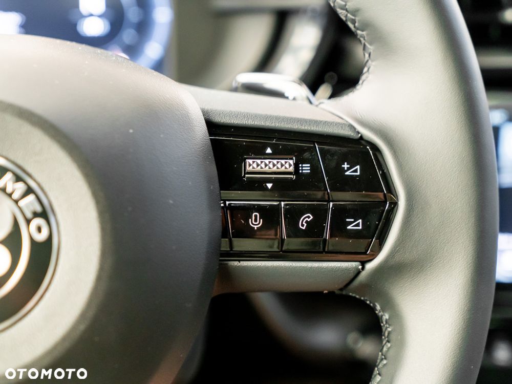 Alfa Romeo Junior ver-1-2-mhev-ibrida-q4-edct - 24