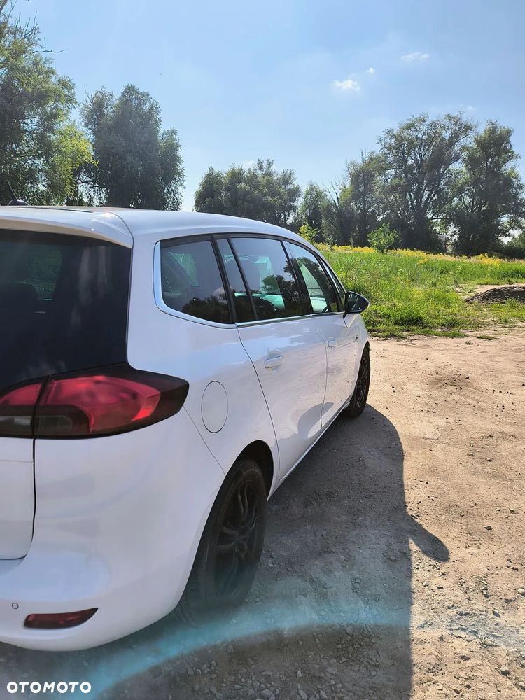 Opel Zafira 1.6 T SIDI Cosmo S&S - 8