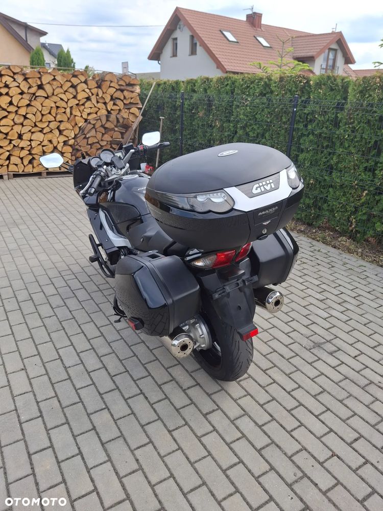 Yamaha FJR - 12