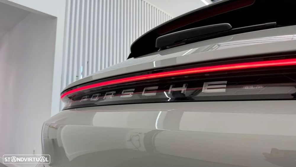 Porsche Taycan Sport Turismo Standard - 32
