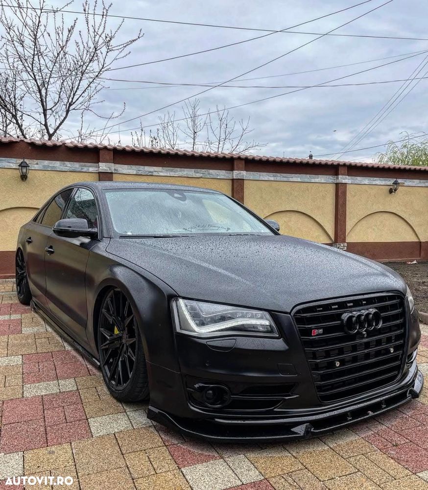 Audi S8 - 1
