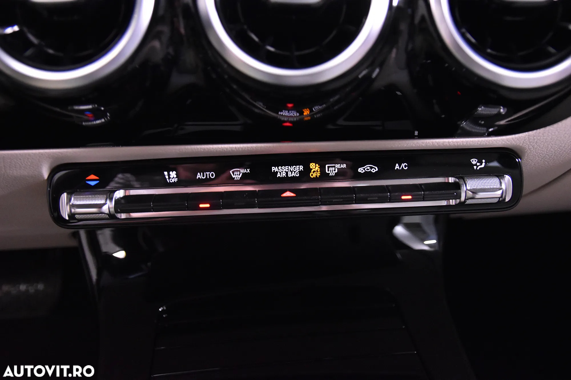 Mercedes-Benz CLA 180 7G-DCT Edition Progressive Line - 19