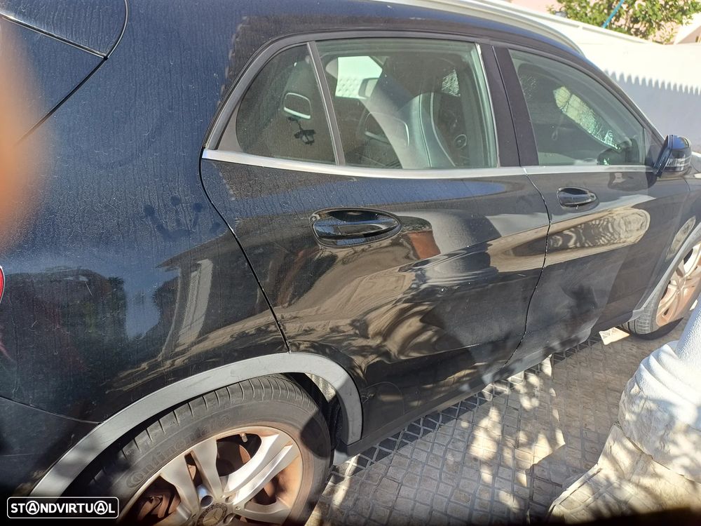 Mercedes-Benz GLA 180 CDI Urban - 18
