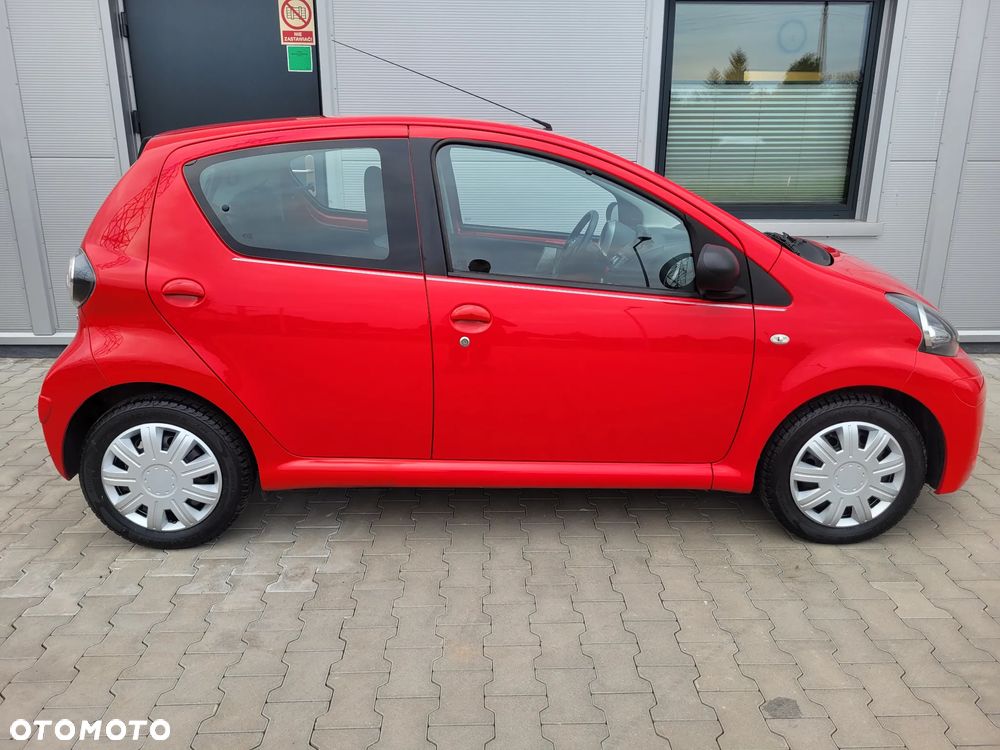 Toyota Aygo x-clusive Style Selection - 13