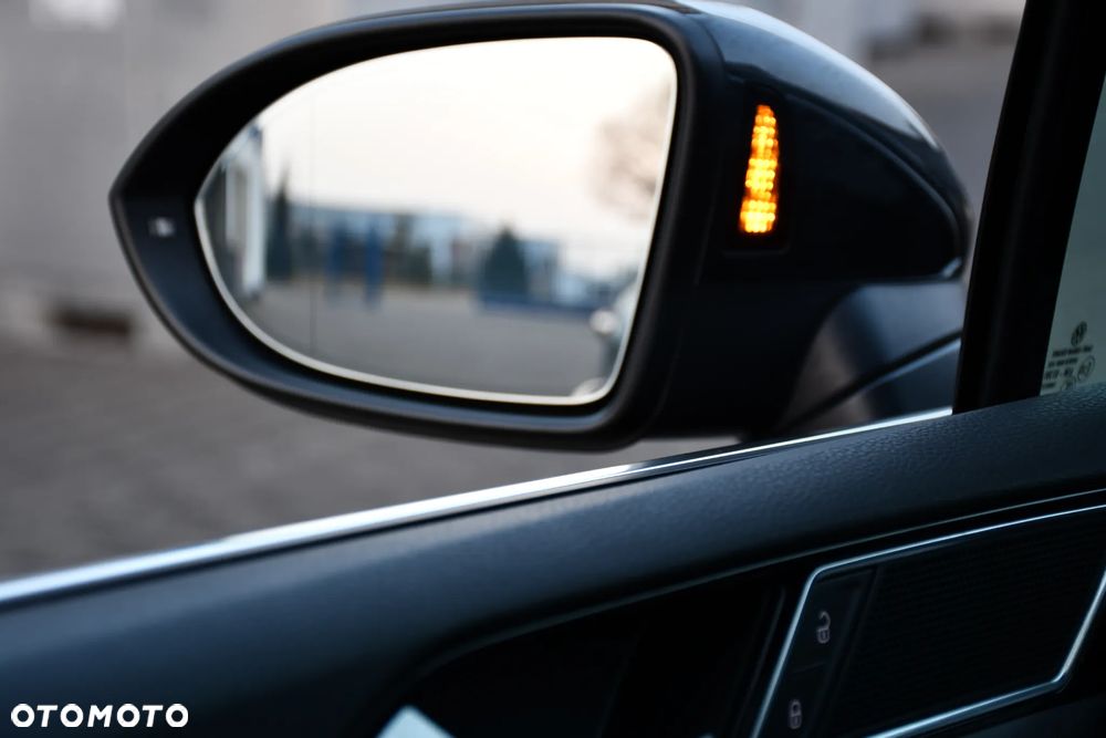 Volkswagen Passat 2.0 TDI SCR DSG Business - 26