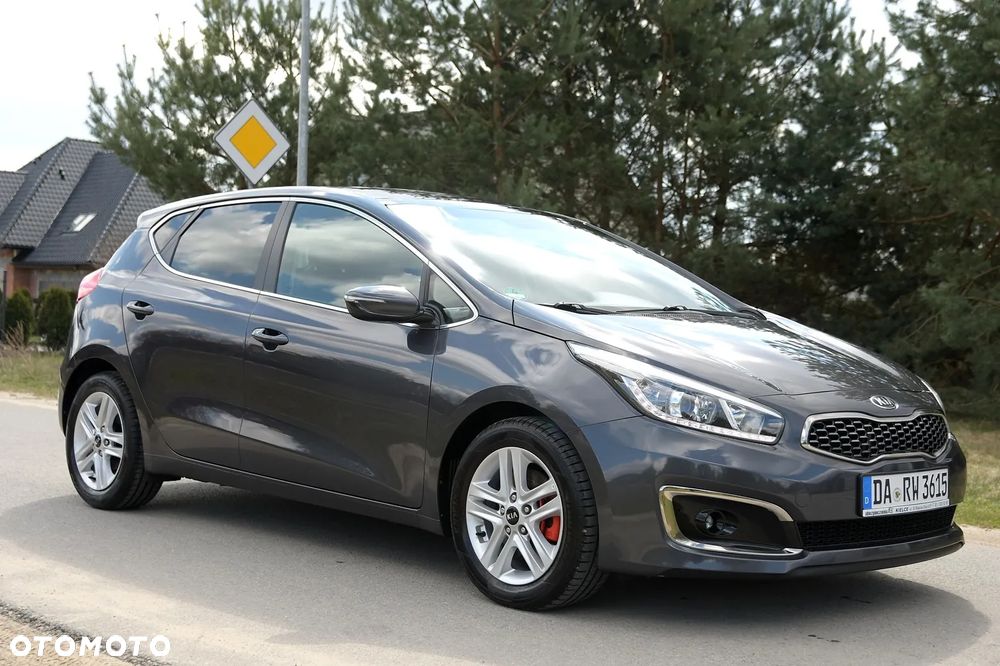 Kia Ceed - 10