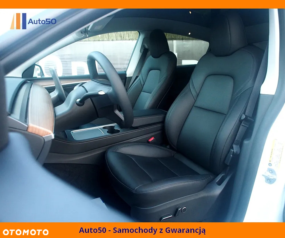 Tesla Y Long Range AWD - 26