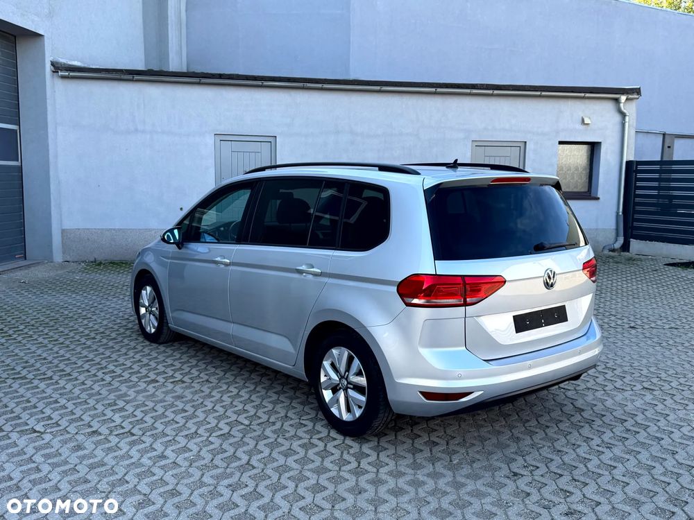 Volkswagen Touran 1.6 TDI SCR BlueMotion Technology Comfortline - 4