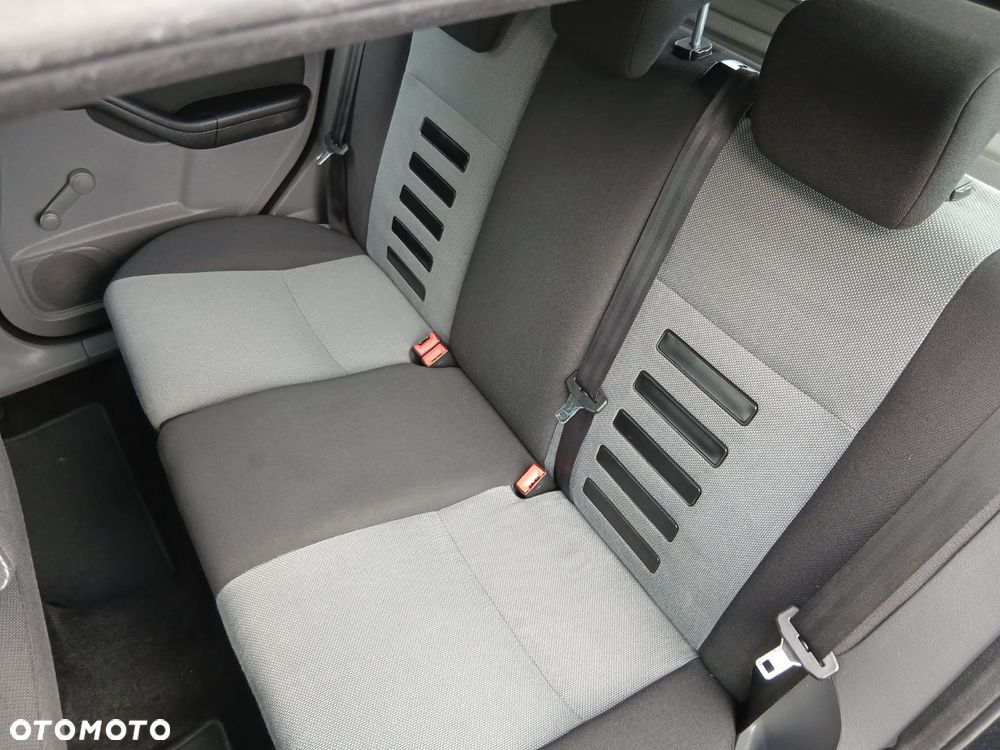 Ford Focus 1.6 16V Ambiente - 28