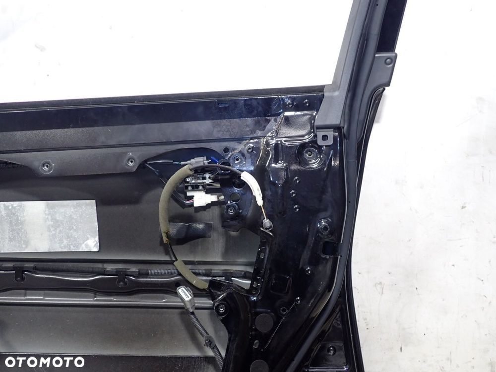 DRZWI PRAWY PRZÓD INFINITI M37X KOL:GAC - 22