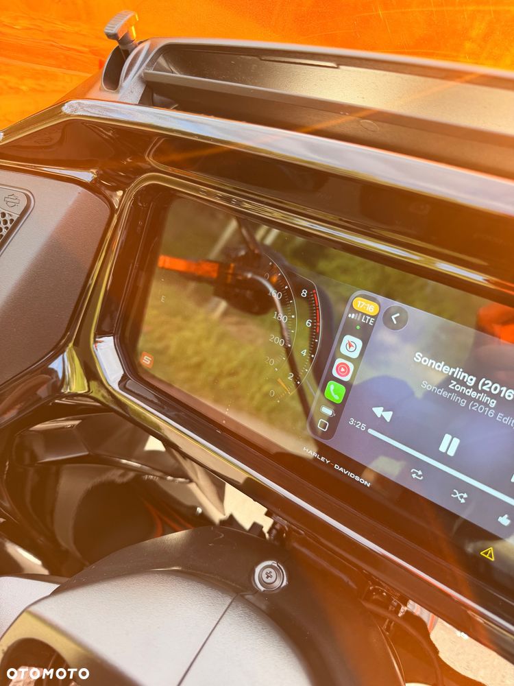 Harley-Davidson Touring Road Glide - 17