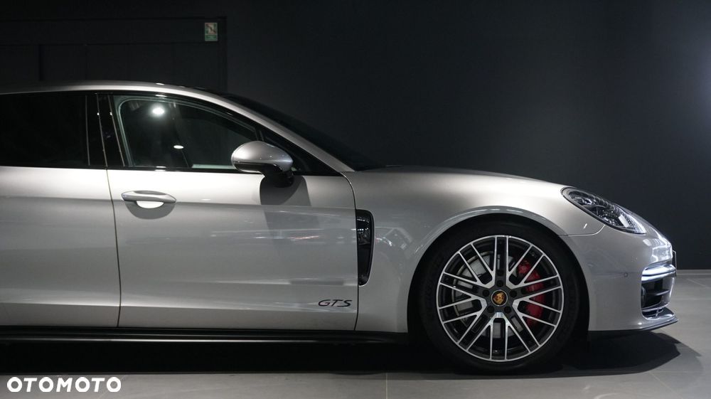 Porsche Panamera GTS Sport Turismo - 10