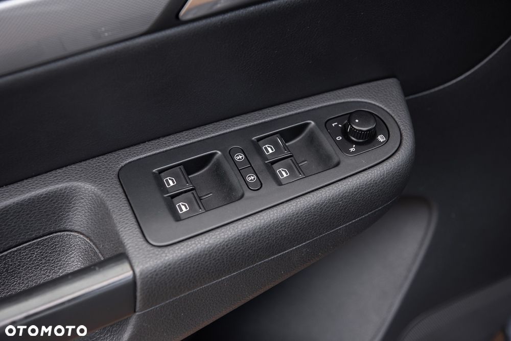 Volkswagen Sharan - 16