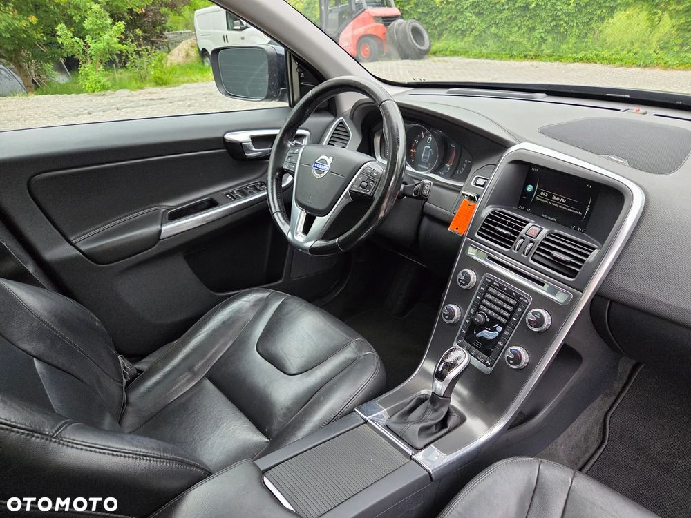 Volvo XC 60 T6 AWD Geartronic Summum - 11