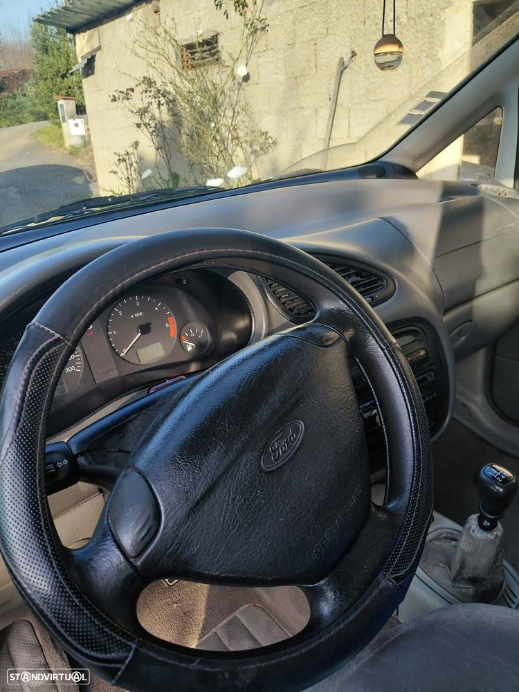 Ford Galaxy 1.9 TD - 1