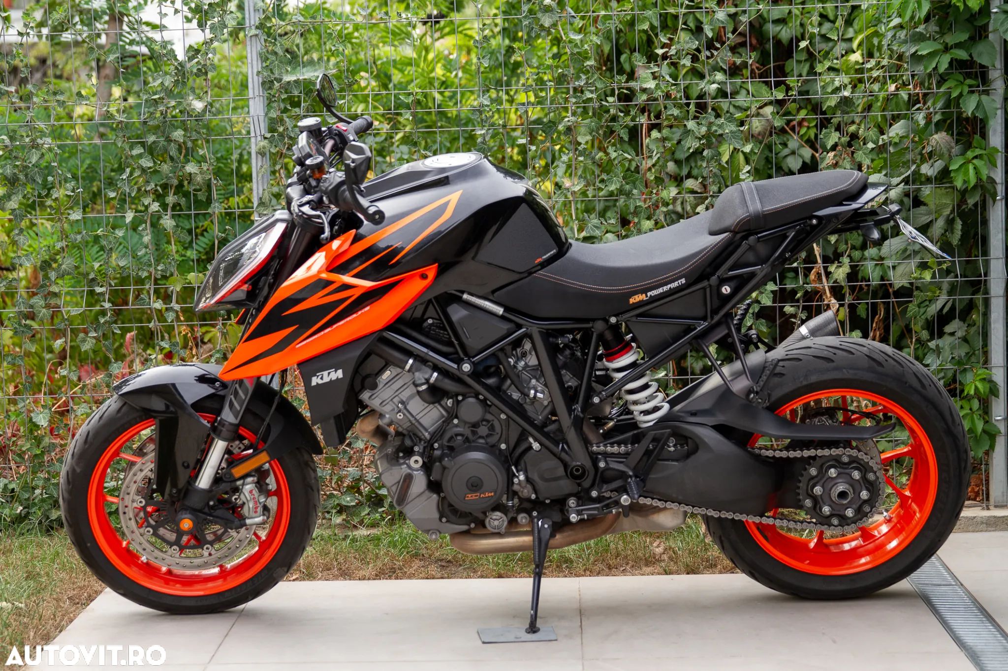 KTM 1290 Super Duke R - 1