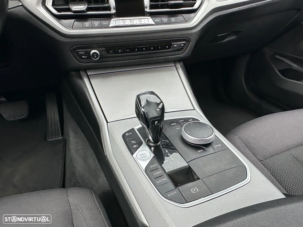 BMW 330 e Auto - 23