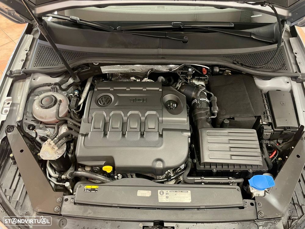 VW Passat Variant 2.0 TDi Confortline DSG - 46