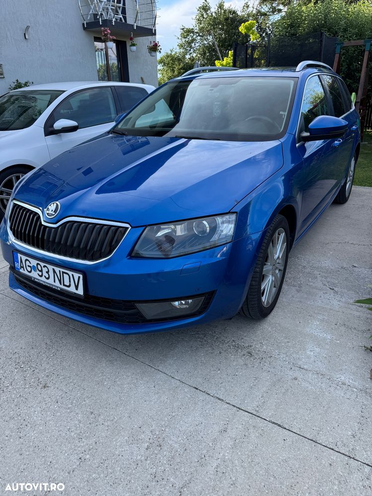 Skoda Octavia 1.6 TDI STYLE DSG - 2