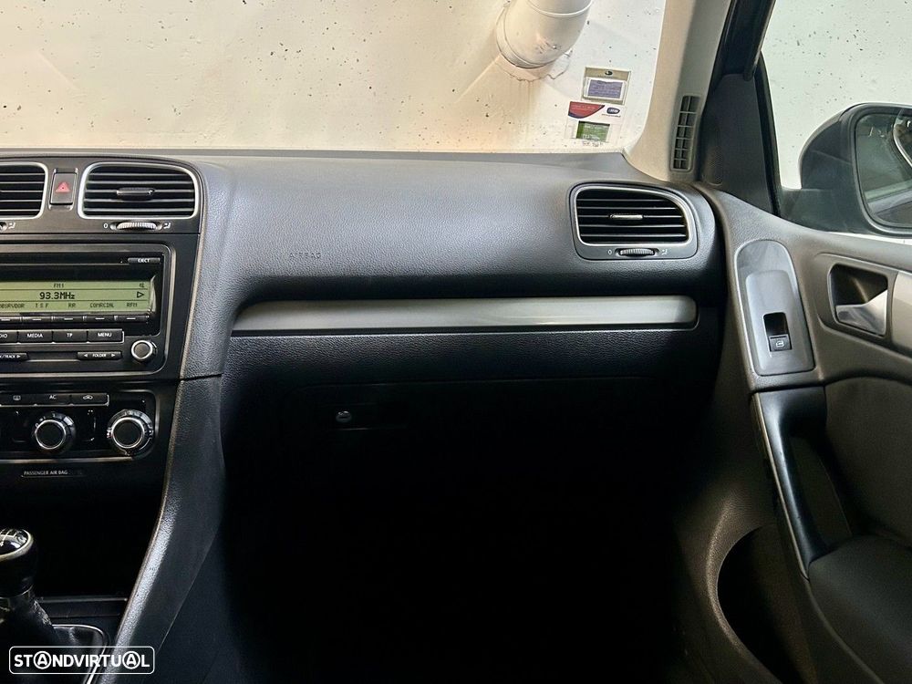 VW Golf 1.6 TDi Confortline - 27