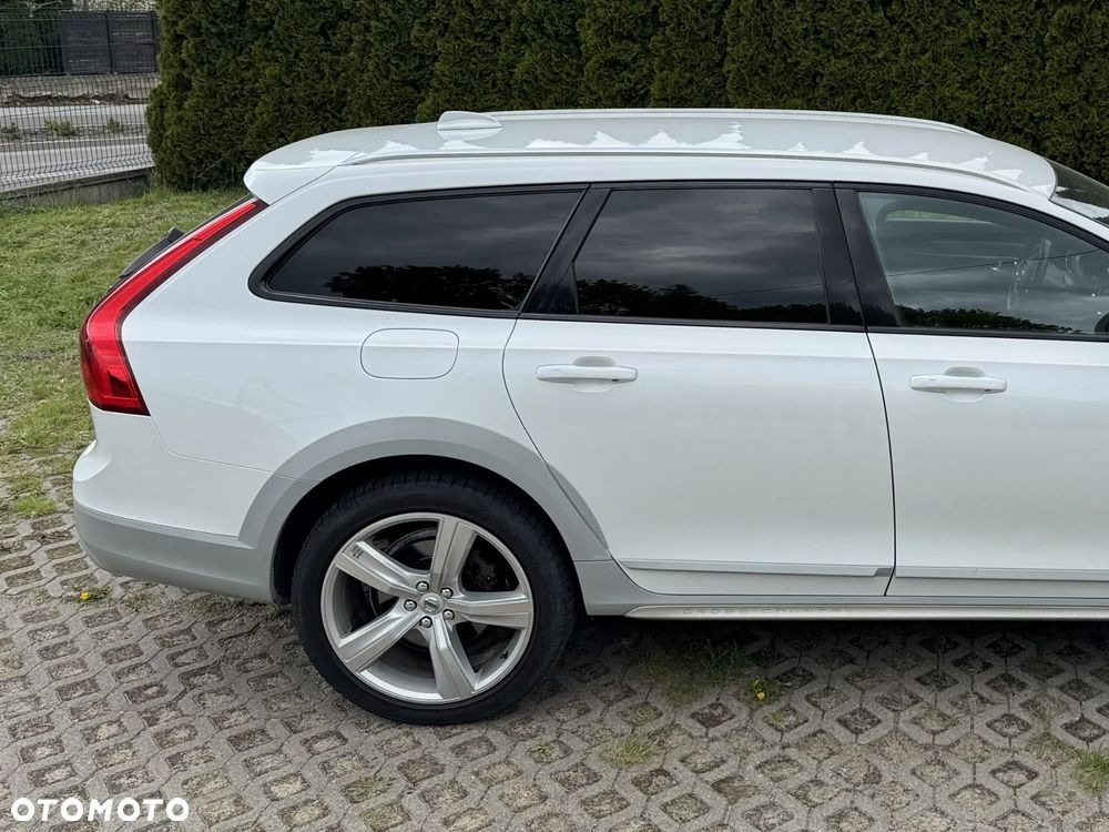 Volvo V90 Cross Country D4 AWD Ocean Race - 8