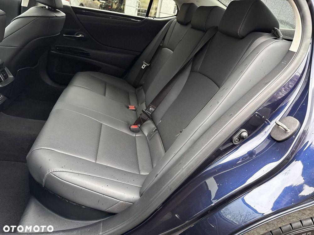 Lexus ES 300h Business Edition - 15