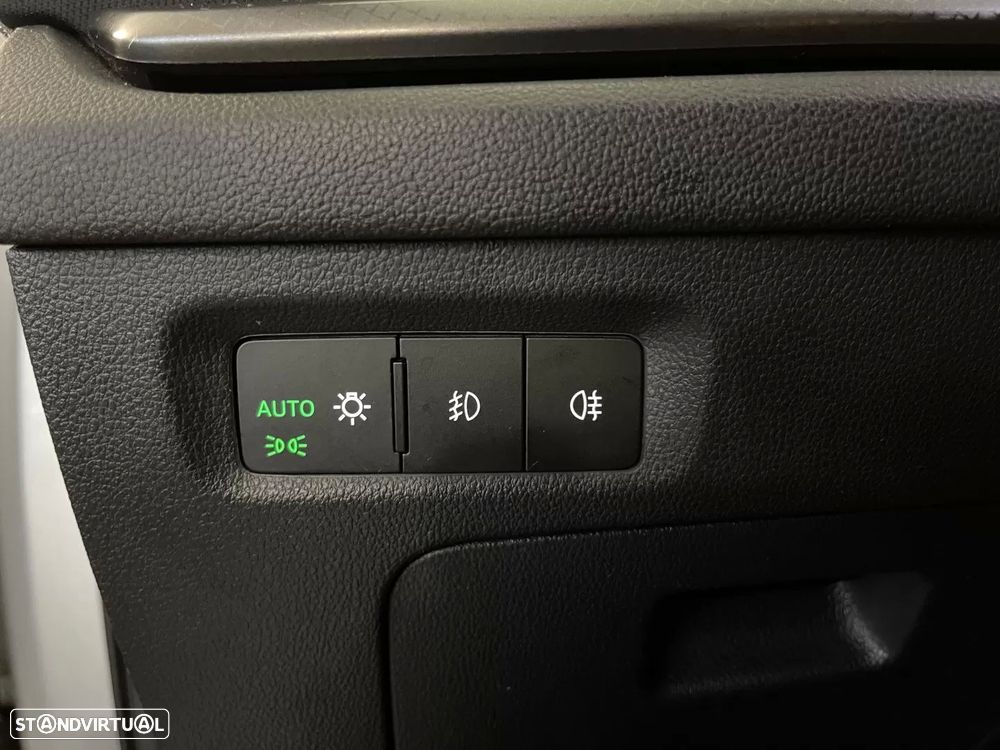 Skoda Octavia Break 2.0 TDI Ambition DSG - 31