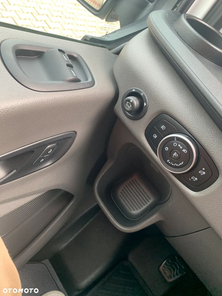 Ford TRANSIT 350 2,0 Ecoblue Trend 130KM L3H2 - 16