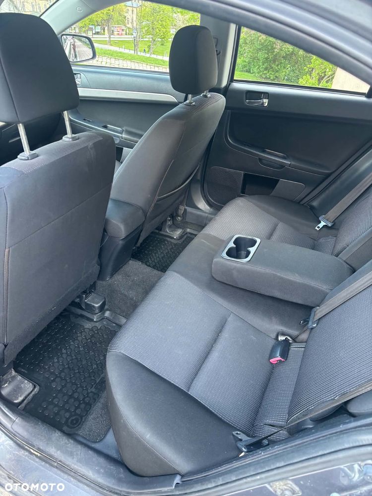 Mitsubishi Lancer 1.8 CVT Intense - 9
