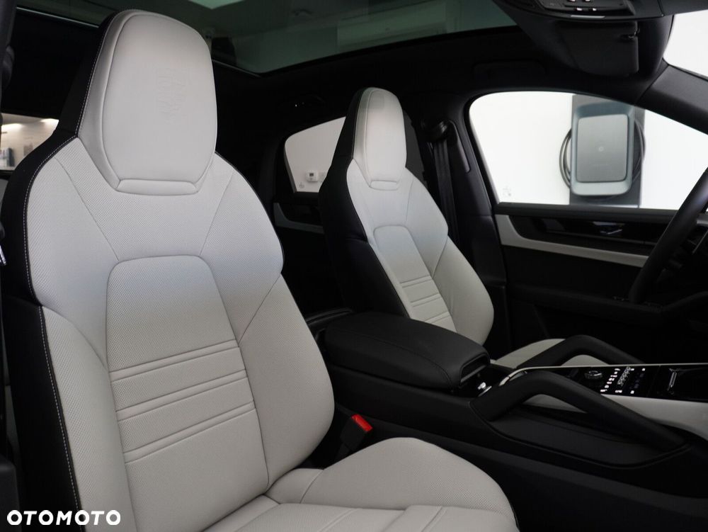 Porsche Cayenne E-Hybrid PHEV Black Edition - 32