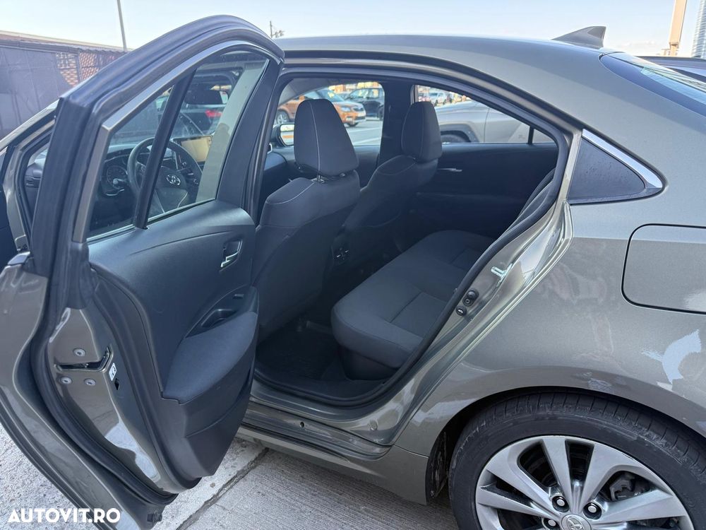 Toyota Corolla 1.8 HSD Business - 13