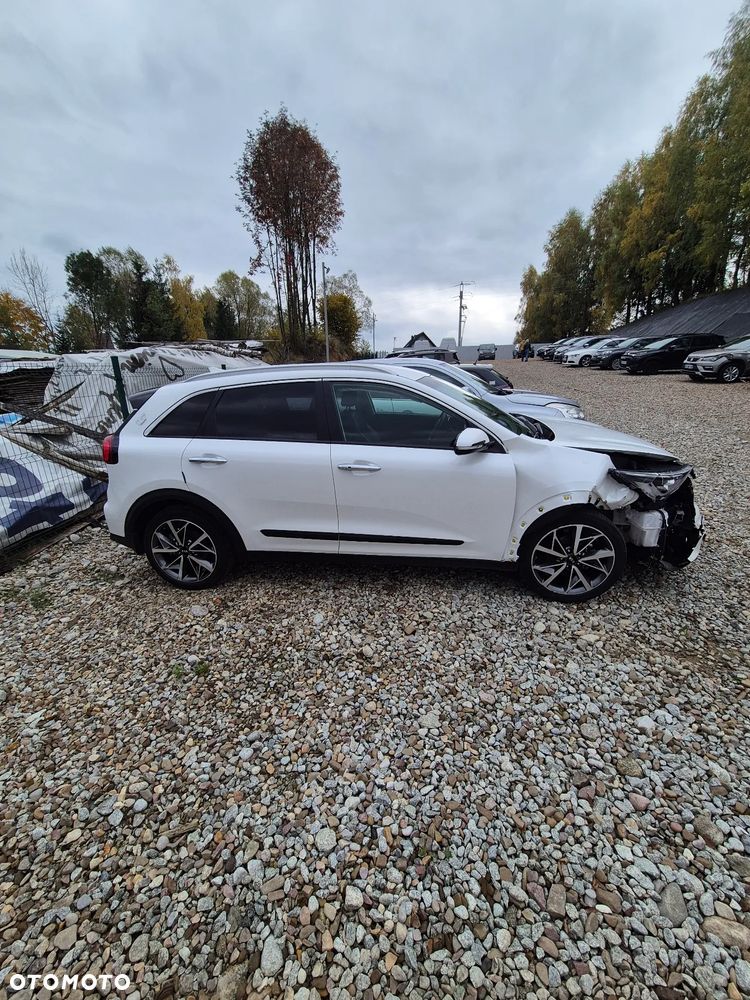 Kia Niro 1.6 GDI Hybrid L Business Line - 4
