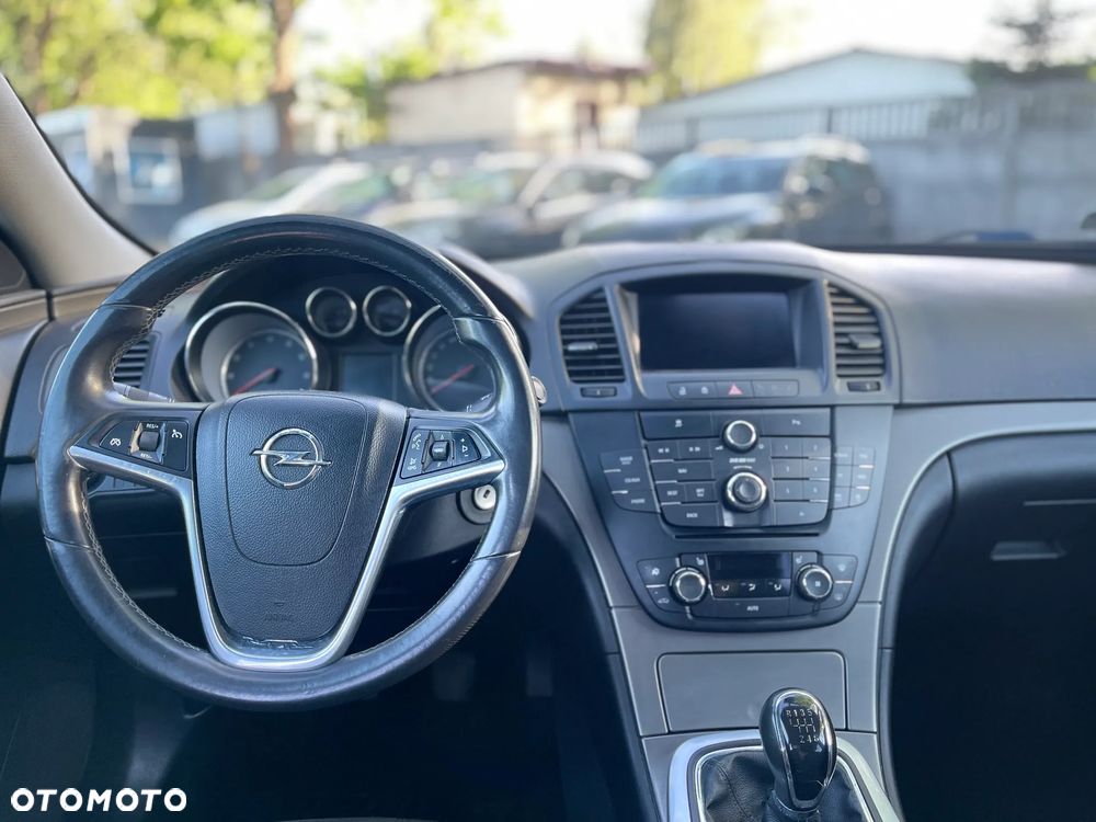 Opel Insignia 1.8 - 9