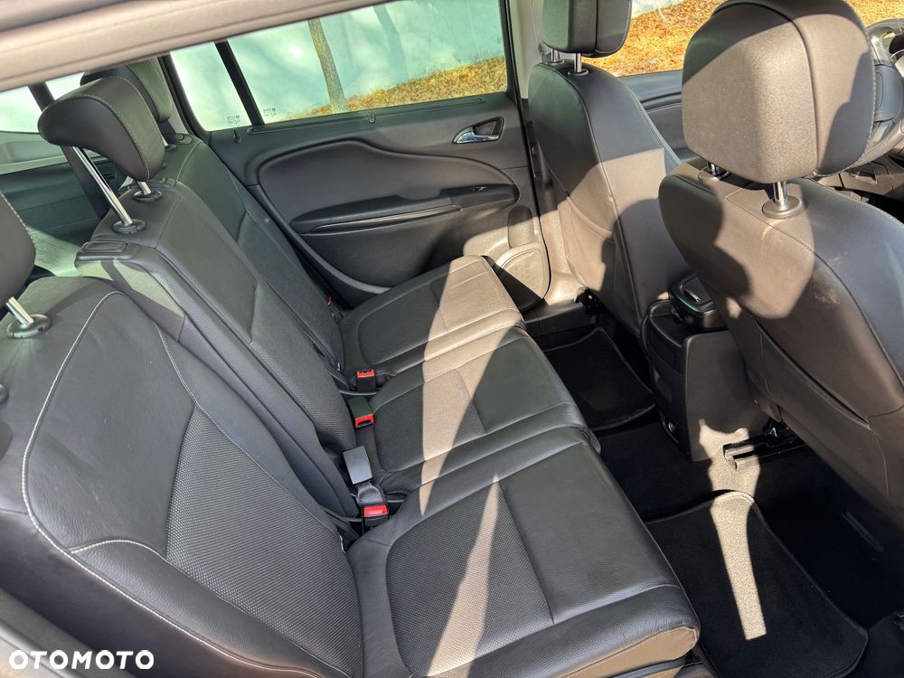 Opel Zafira 2016