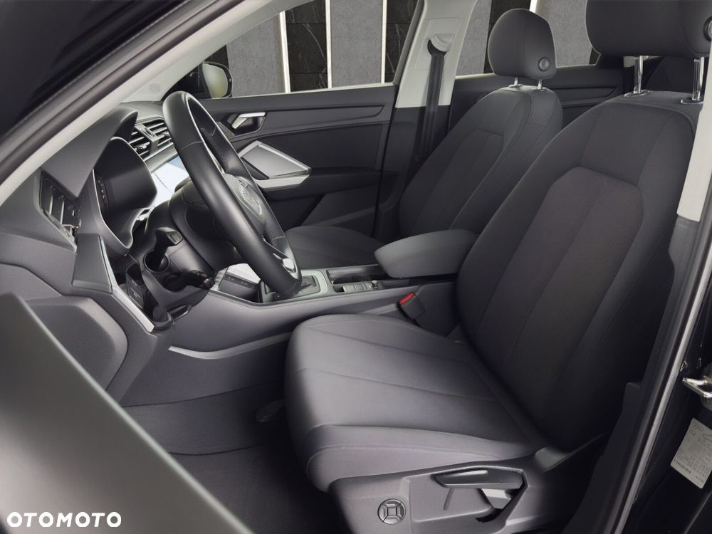 Audi Q3 Sportback - 14
