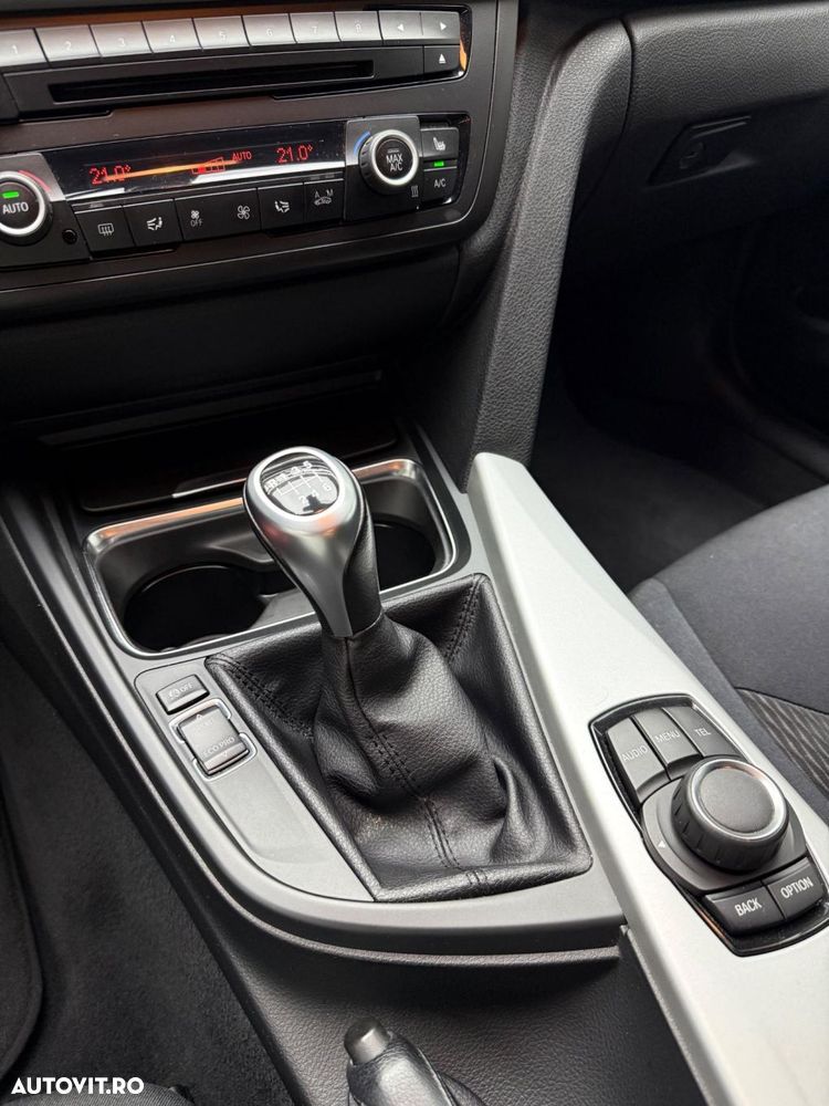 BMW Seria 3 320i - 9