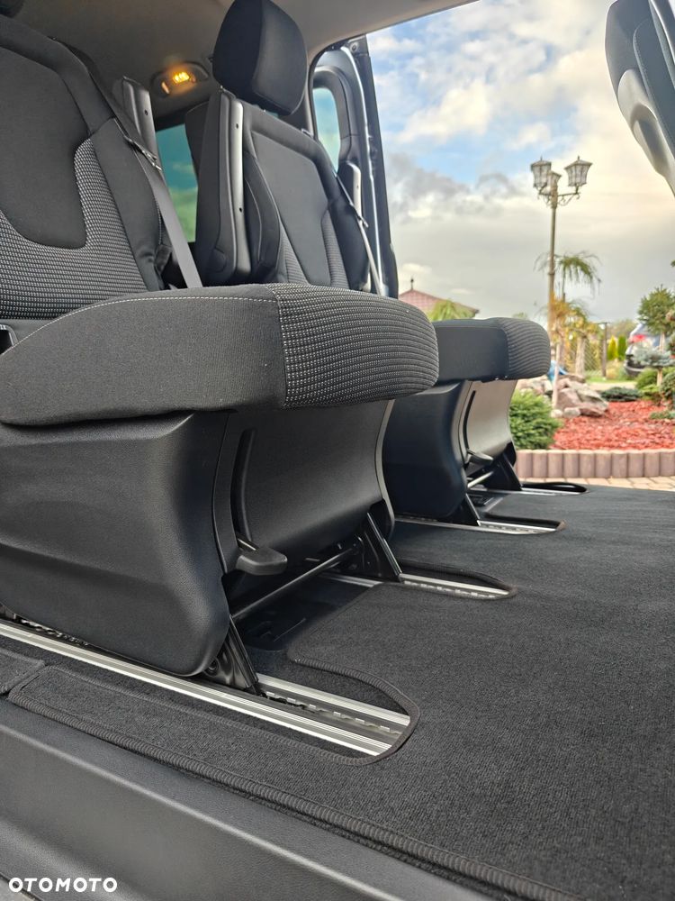Mercedes-Benz Klasa V 250 d Avantgarde 9G-Tronic (długi) - 32