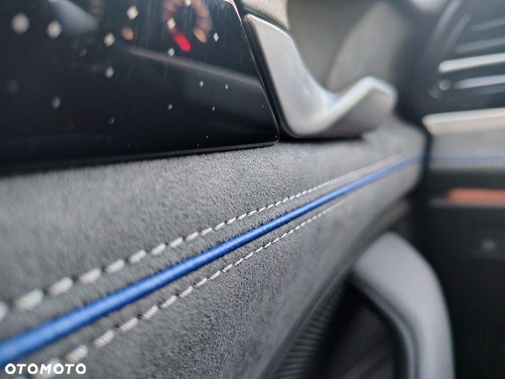 Volkswagen Passat - 36