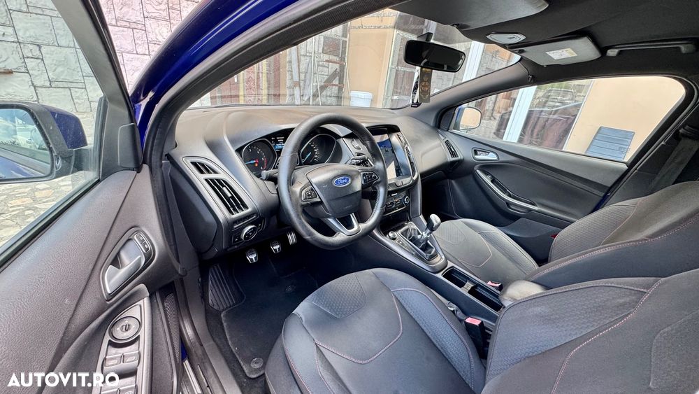 Ford Focus 1.5 EcoBlue Start-Stopp-System ST-LINE DESIGN - 10
