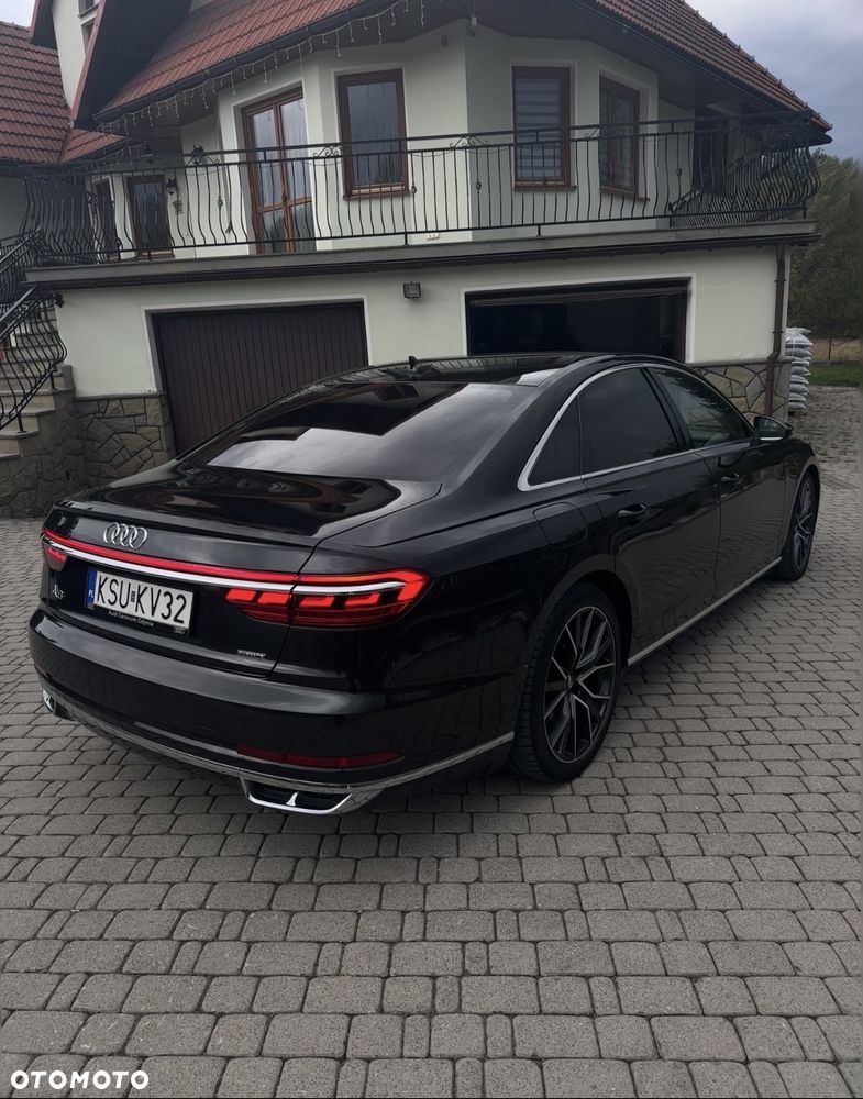 Audi A8 - 8