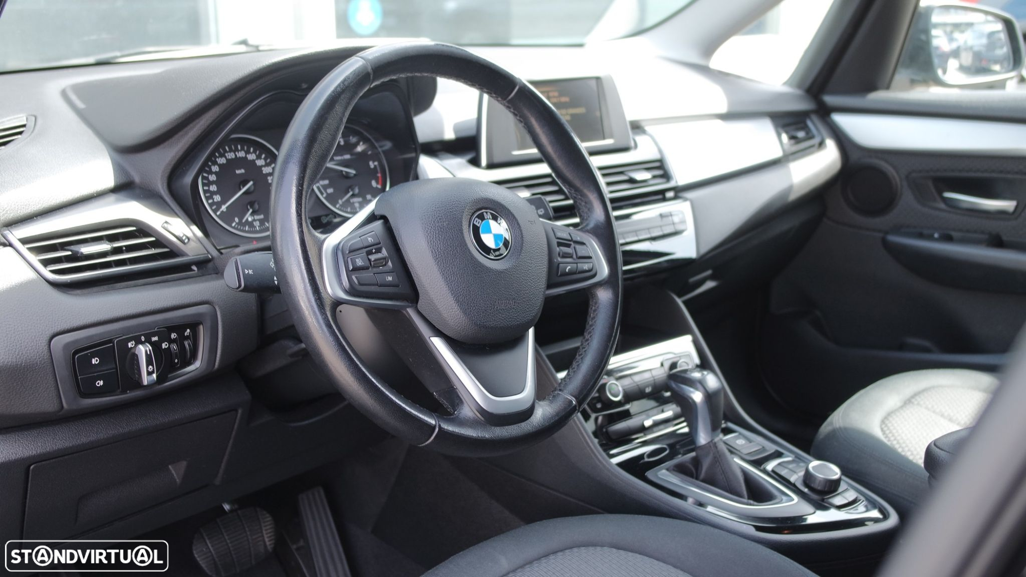 BMW 216 Gran Tourer - 11