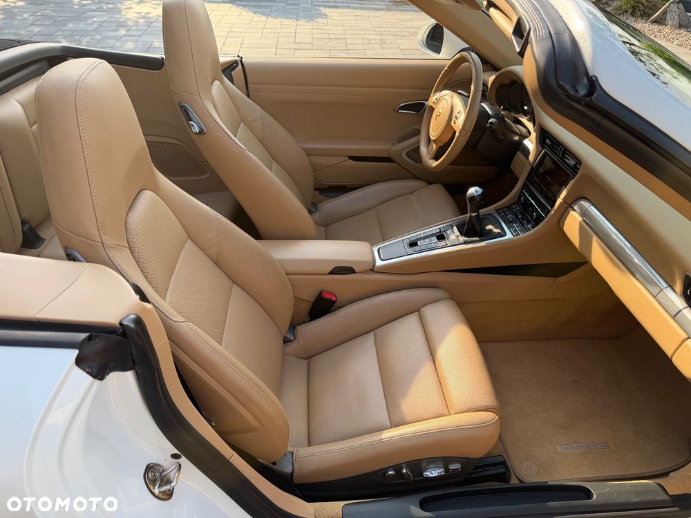 Porsche 911 Carrera S - 19