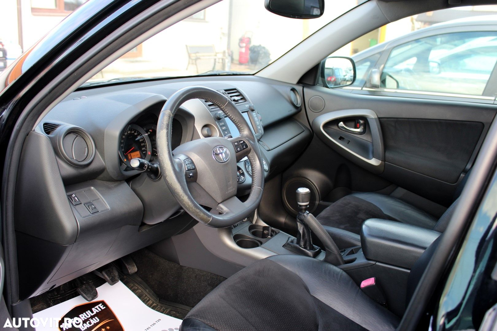 Toyota RAV4 - 12
